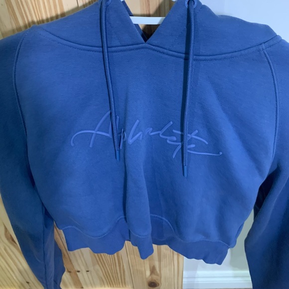 Alphalete Cropped Hoodie - Picture 2 of 4